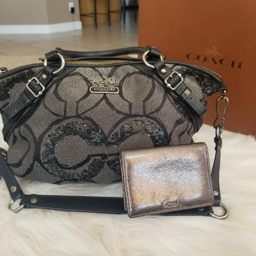Coach handbag. - Picture 4 of 4